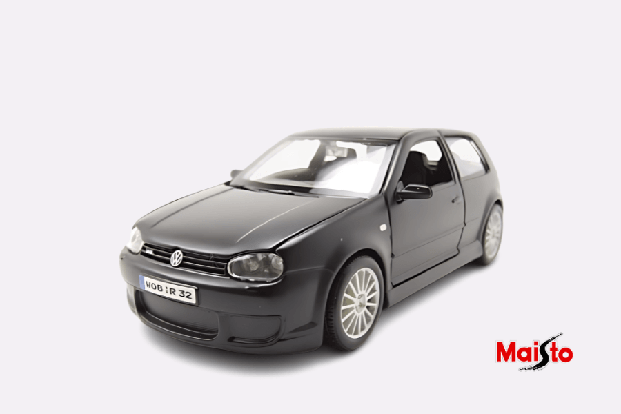 Maisto 1:25 Volkswagen Golf R32 - Car World