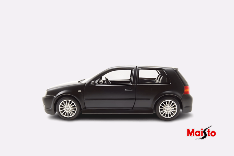 Maisto 1:25 Volkswagen Golf R32 - Car World