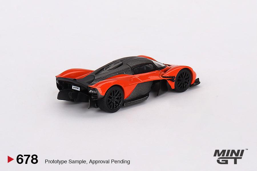 MINI GT 1:64 Aston Martin Valkyrie Máximo Naranja - Car World