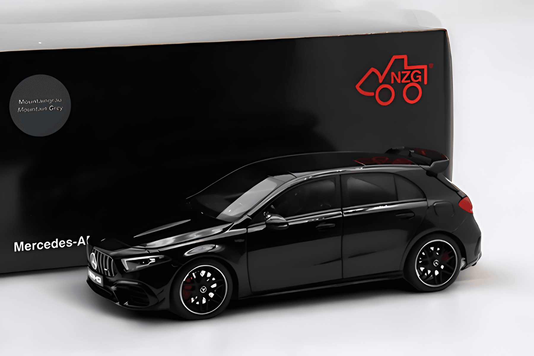 Kiloworks/NZG 1:18 FOR Benz AMG A45 S Performance negro - Car World