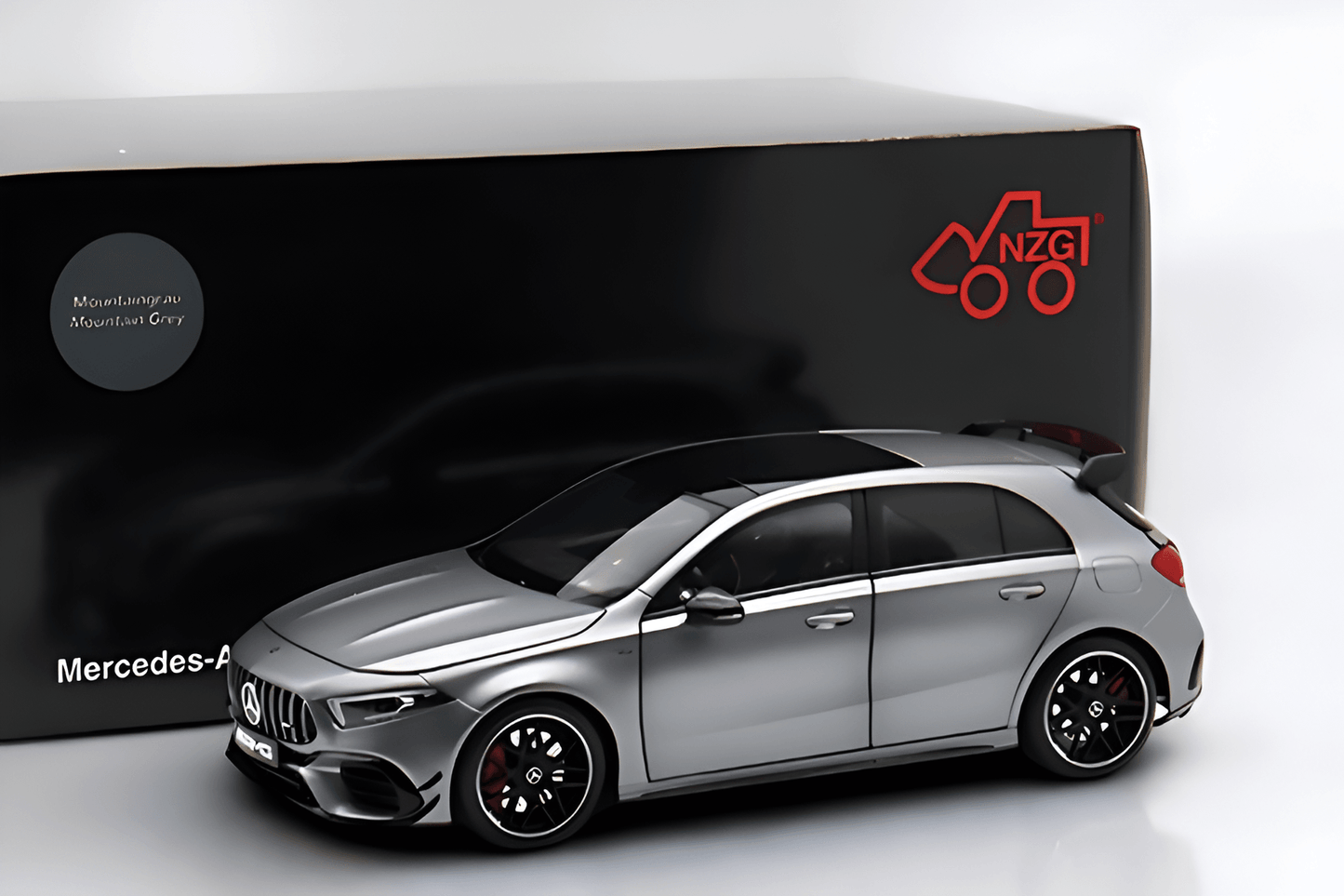 Kiloworks/NZG 1:18 FOR Benz AMG A45 S Performance Gris - Car World